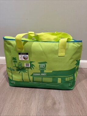 Trader Joe’s Large Reusable Insulated Tote Bag - Lime Green